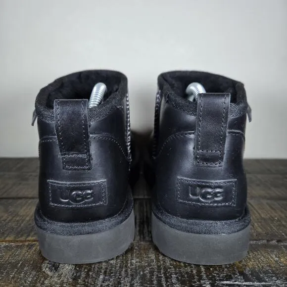 UGG Classic Ultra Mini LTHR Regen Womens Size 8 Slip On Shoes Boots Lined Black