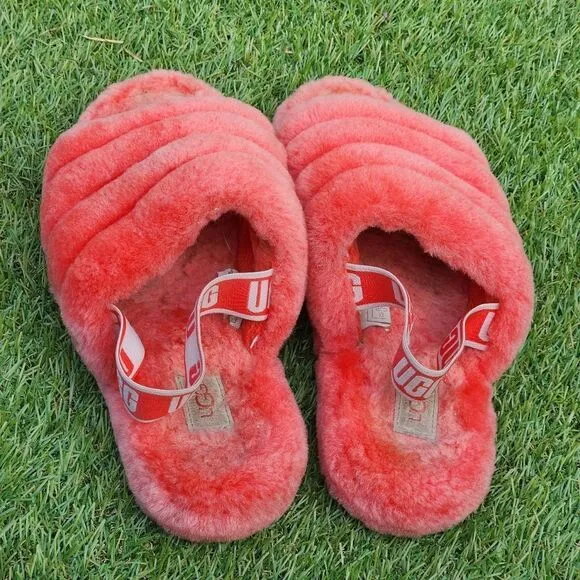 UGG FLUFF YEAH - Women's Sliper - SIZE 7.5