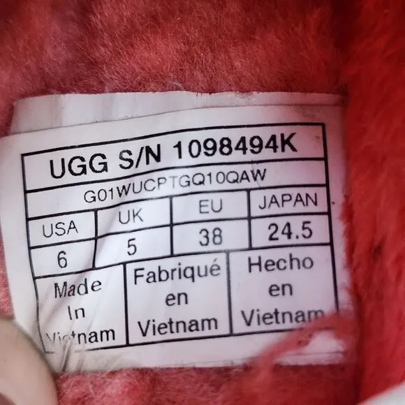 UGG FLUFF YEAH - Women's Sliper - SIZE 7.5
