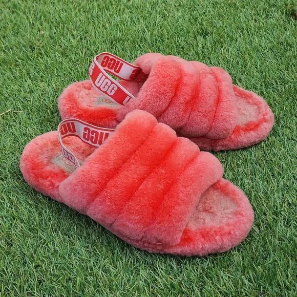 UGG FLUFF YEAH - Women's Sliper - SIZE 7.5