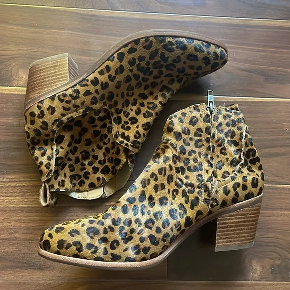 UGG Kingsburg Leopard Calf Hair Western Boots, Size 9.5 M
