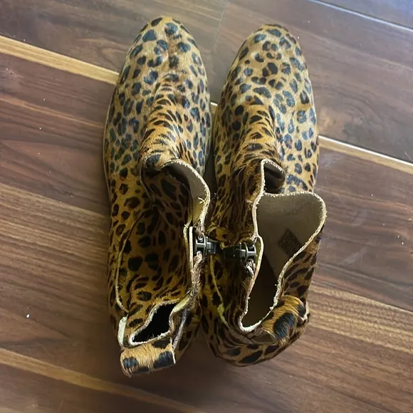 UGG Kingsburg Leopard Calf Hair Western Boots, Size 9.5 M