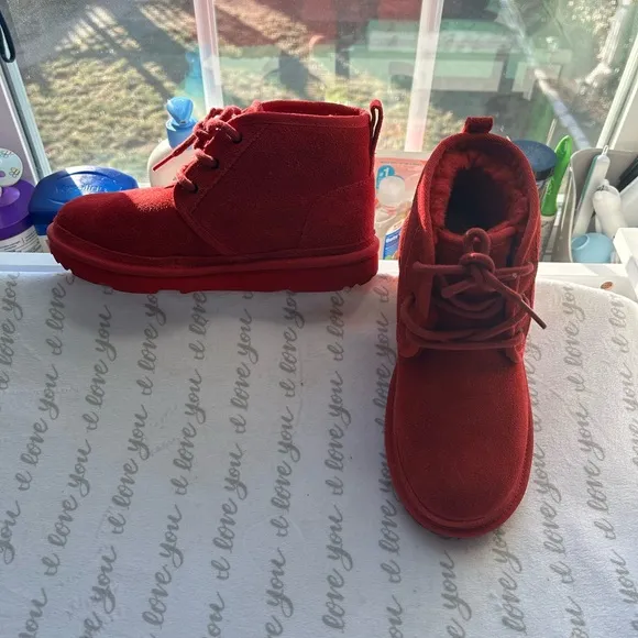 UGG Neumel
