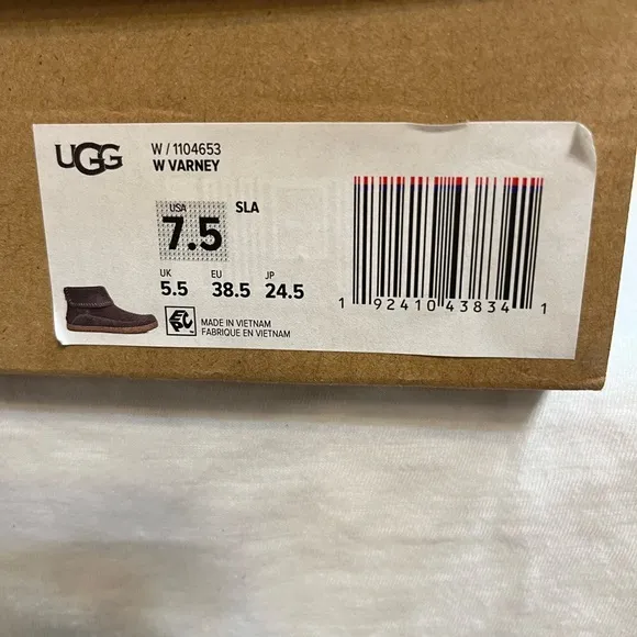 UGG Varney Bootie 7.5