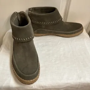 UGG Varney Bootie 7.5
