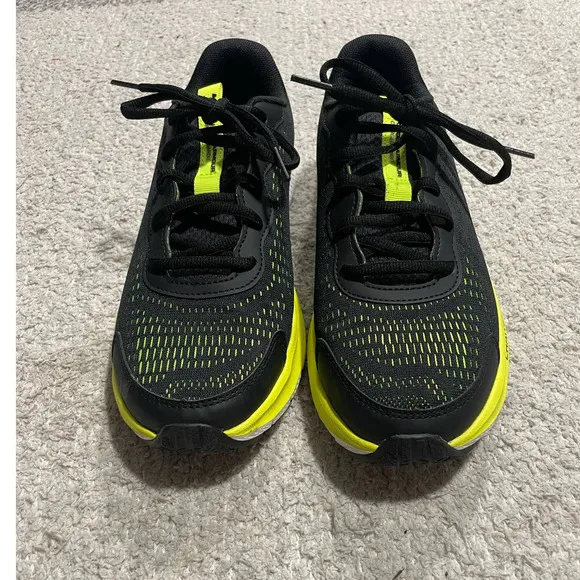 Under Armour EU 38.5 Womens 8 Kids 6Y Charged Escape Running Shoe Sneakers Black