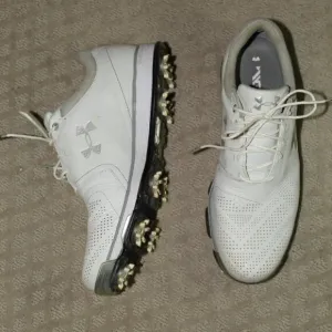 Under Armour Men’s Size US 9 Tempo Tour Golf White Sneaker Shoes 1270205-101