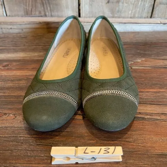 Vaneli Olive Green Slip on flats Womens Shoes Size 8.5 N preowned with box