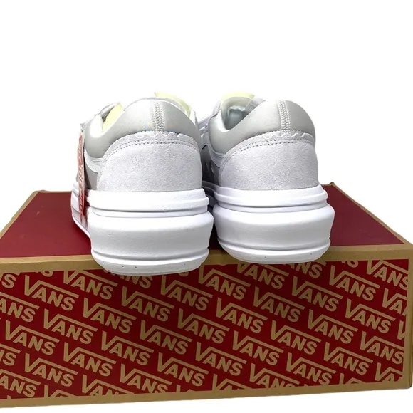 VANS Old Skool Overt CC Platform Shoes White Suede Canvas Women Low VN0A7Q5ELGX