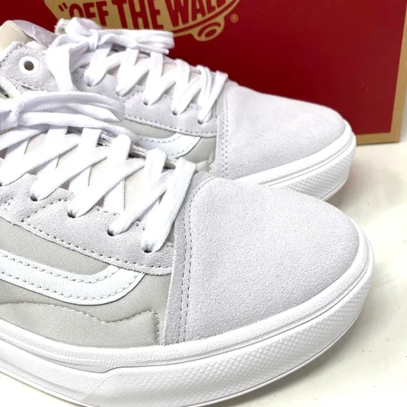 VANS Old Skool Overt CC Platform Shoes White Suede Canvas Women Low VN0A7Q5ELGX