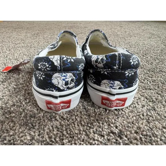 Vans Slip On Flash Skulls Black Blue Flame White  Size US Mens 3.5 Womens 5