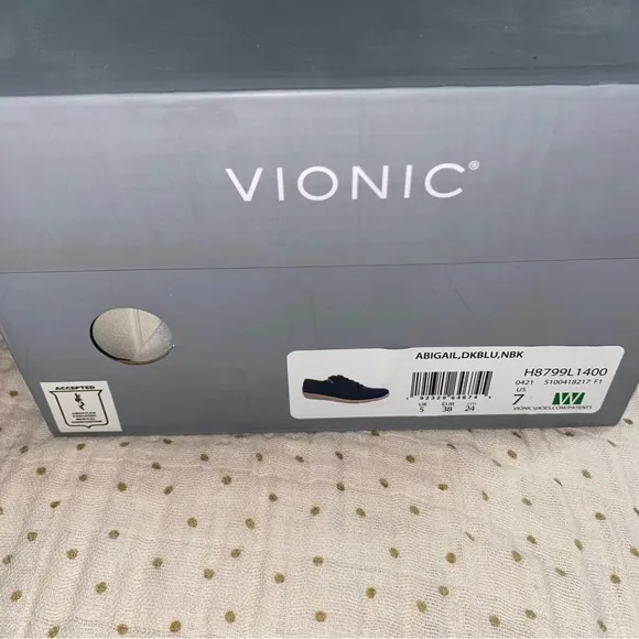Vionic Abagail Lace Up Tennis Shoes - NEW in box - Size 7W - Dark Blue