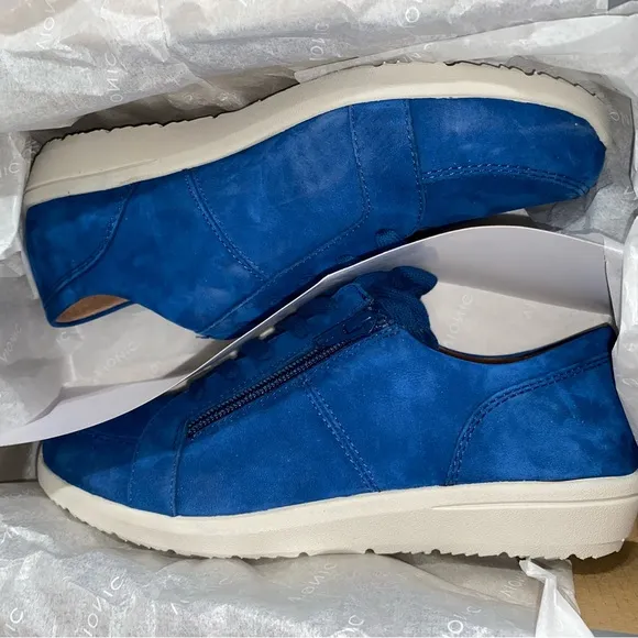 Vionic Abagail Lace Up Tennis Shoes - NEW in box - Size 7W - Dark Blue
