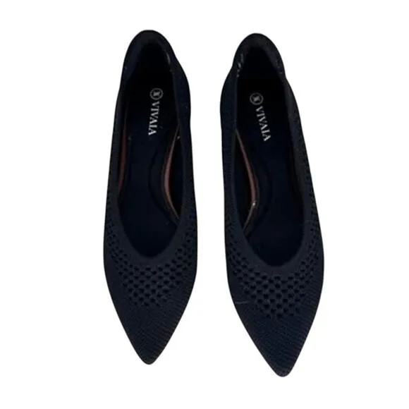 Vivaia Pointed Toe Kitten Heels Black Size 5 Scarlett