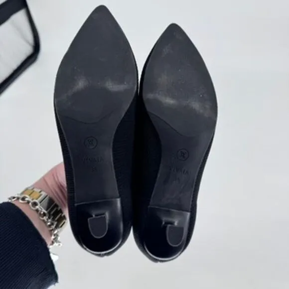 Vivaia Pointed Toe Kitten Heels Black Size 5 Scarlett
