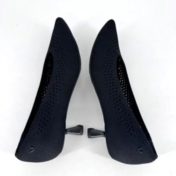 Vivaia Pointed Toe Kitten Heels Black Size 5 Scarlett