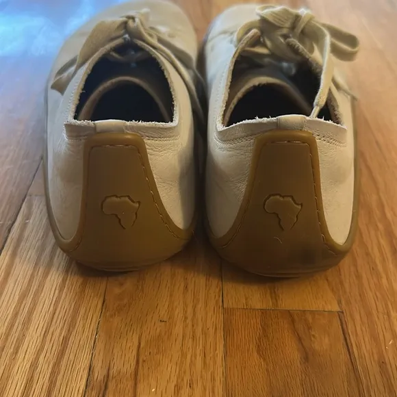 Vivobarefoot sz EU 43 beige leather comfort shoes good pre owned see photos