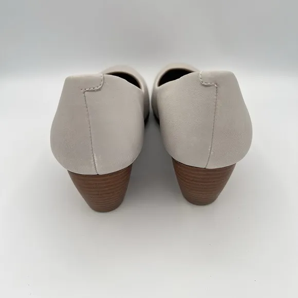 Women's Comfortiva Pillowtop Memory Foam Shoes Size 9WW Ivory