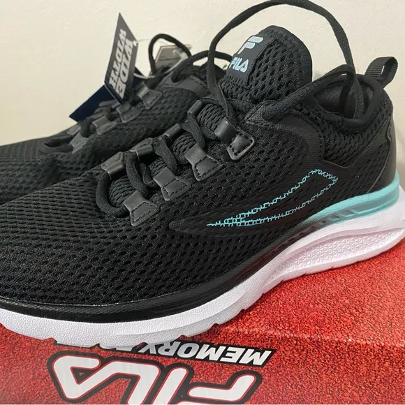 Women's FILA Memory Neometric Running Shoes Sneakers 7.5 Wide NWT