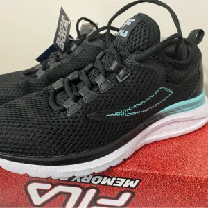 Women's FILA Memory Neometric Running Shoes Sneakers 7.5 Wide NWT