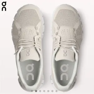 Women’s On Cloud 5 Running Shoes size 8W New in Box