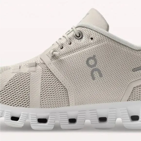 Women’s On Cloud 5 Running Shoes size 8W New in Box