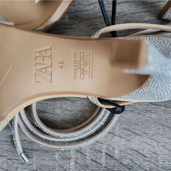 ZARA NEW SPARKLE VINYL HEELED SHOES. WIDE FRONT STRAP HEEL  HEIGT 3,7 .  EU 40.